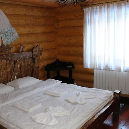 Hotel Berloga-Sinevir Synevyrsʼka Polyana Dış mekan fotoğraf