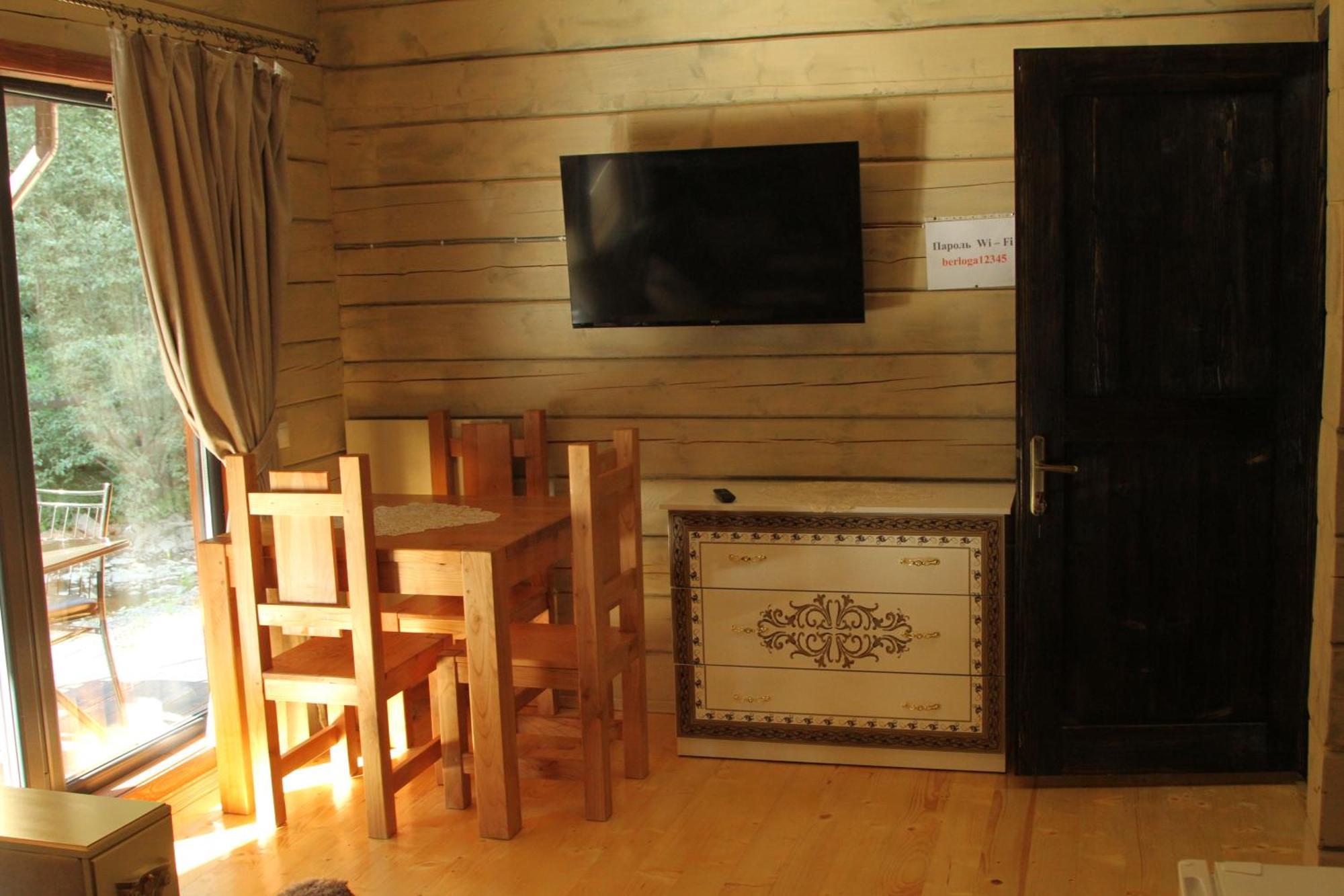Hotel Berloga-Sinevir Synevyrsʼka Polyana Dış mekan fotoğraf
