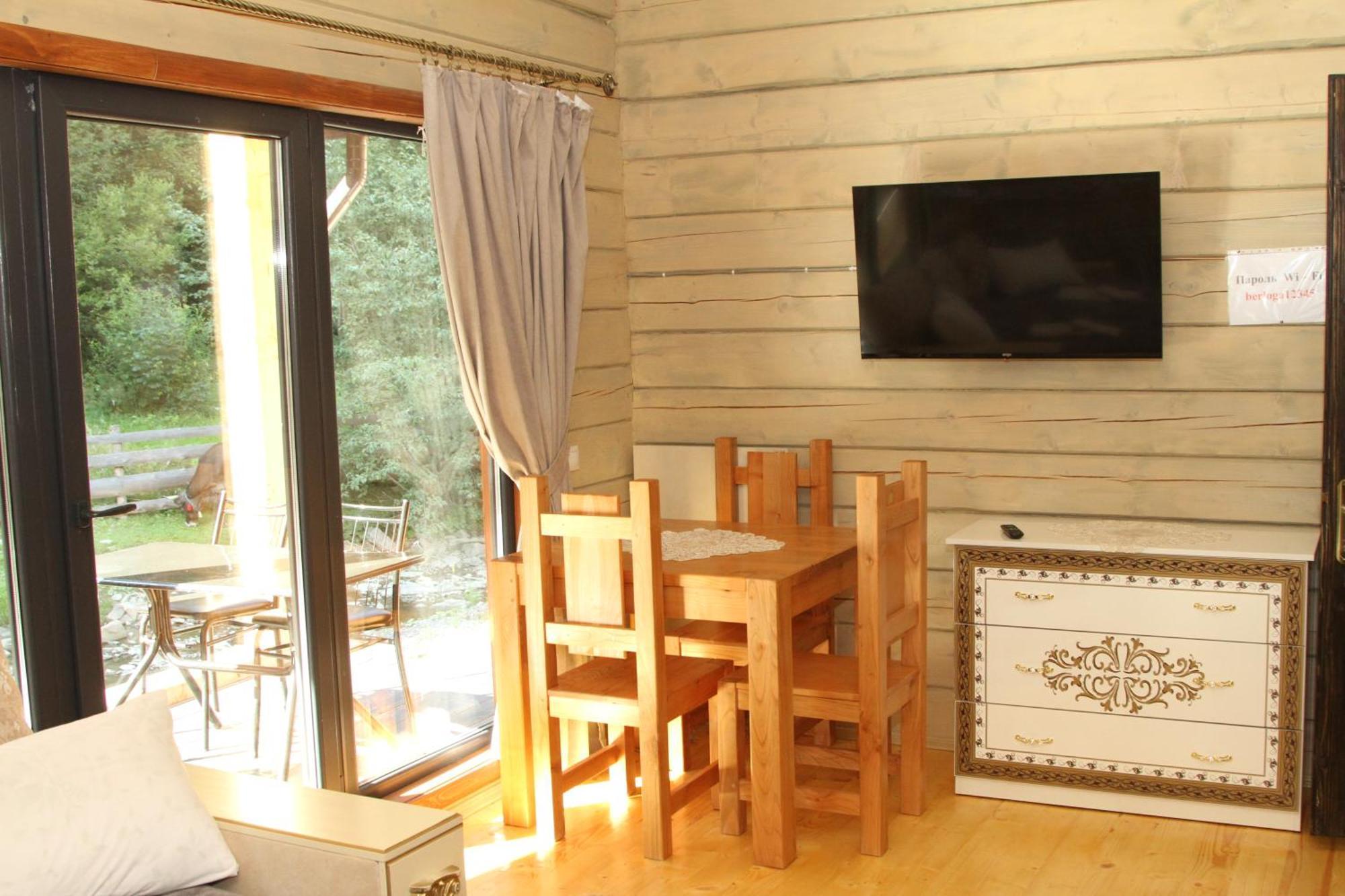 Hotel Berloga-Sinevir Synevyrsʼka Polyana Oda fotoğraf