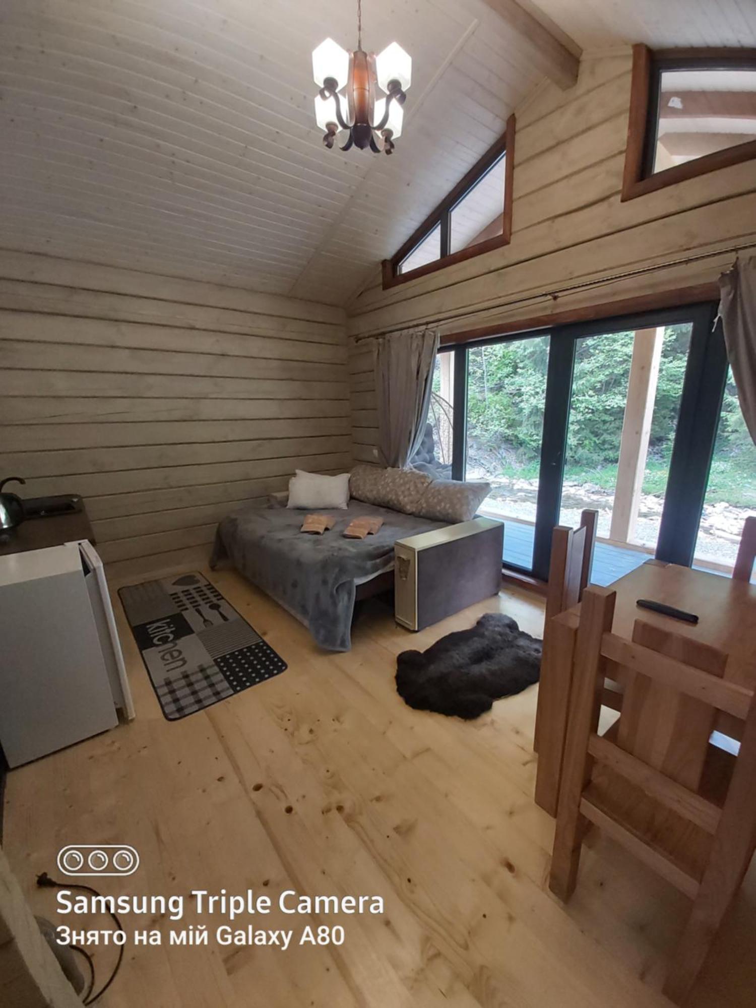 Hotel Berloga-Sinevir Synevyrsʼka Polyana Oda fotoğraf