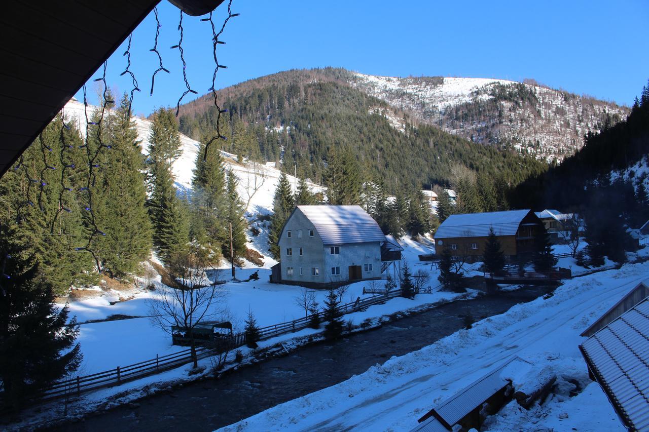 Hotel Berloga-Sinevir Synevyrsʼka Polyana Dış mekan fotoğraf